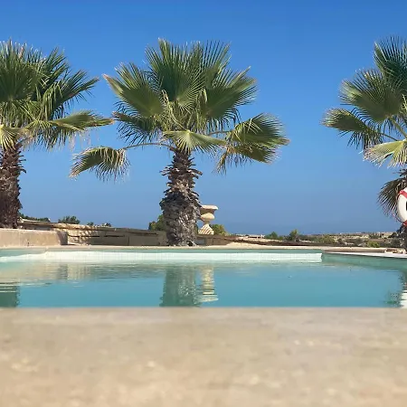 L-Ghorfa Farmhouse *